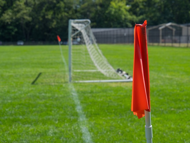 曼联错失良机，西汉姆联打击与英超联赛影响