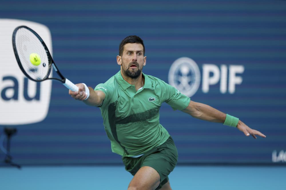 成绩斐然，加斯佩里尼被罗马球迷描绘成魔法师形象画在墙上